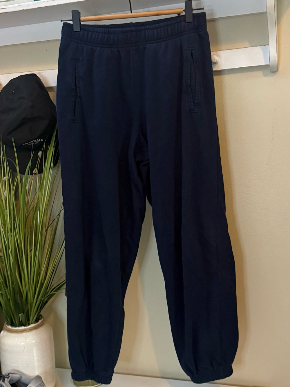 Garage Navy Blue Medium Sweatpants Joggers approx 27” inseam EUC